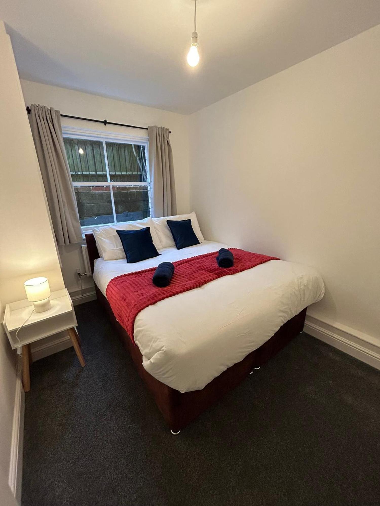 Brand New Modern Apartments Steps From Gloucester Quays Ngoại thất bức ảnh