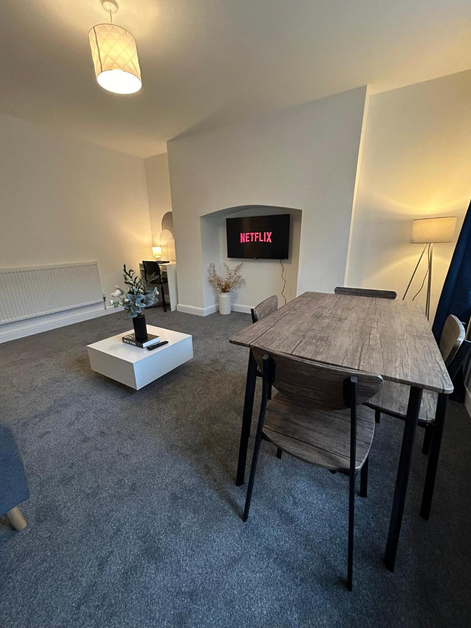 Brand New Modern Apartments Steps From Gloucester Quays Ngoại thất bức ảnh
