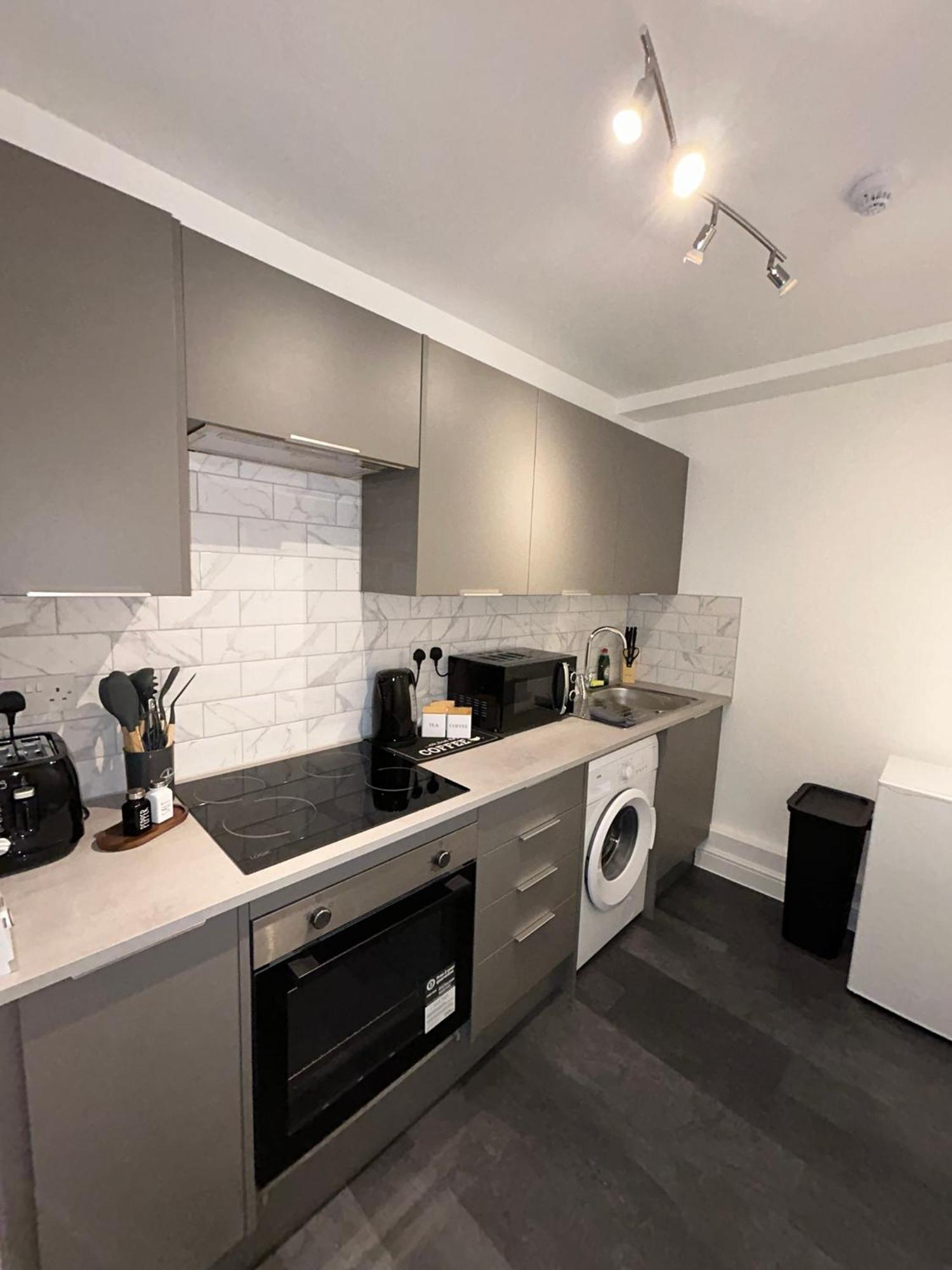 Brand New Modern Apartments Steps From Gloucester Quays Ngoại thất bức ảnh
