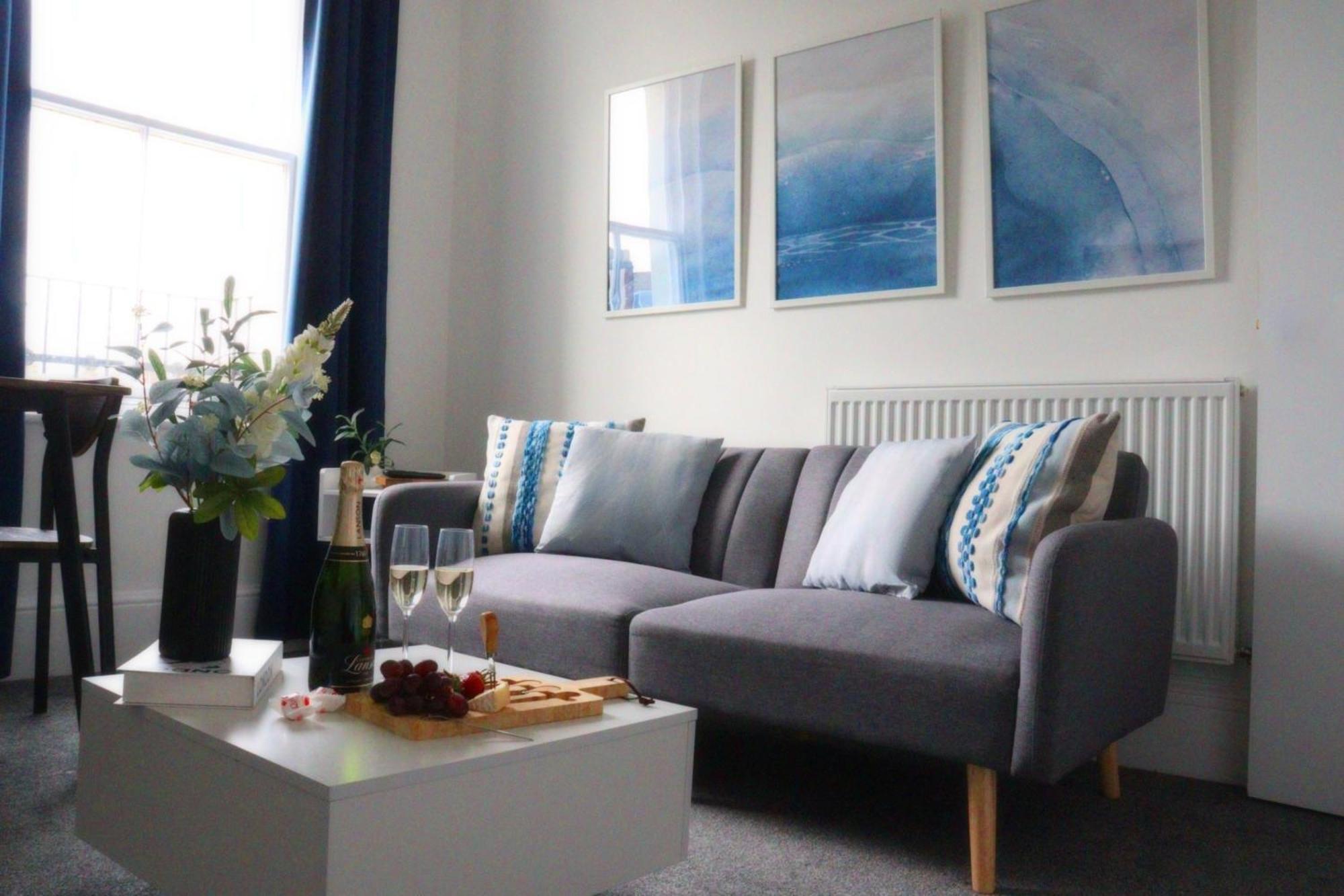 Brand New Modern Apartments Steps From Gloucester Quays Ngoại thất bức ảnh