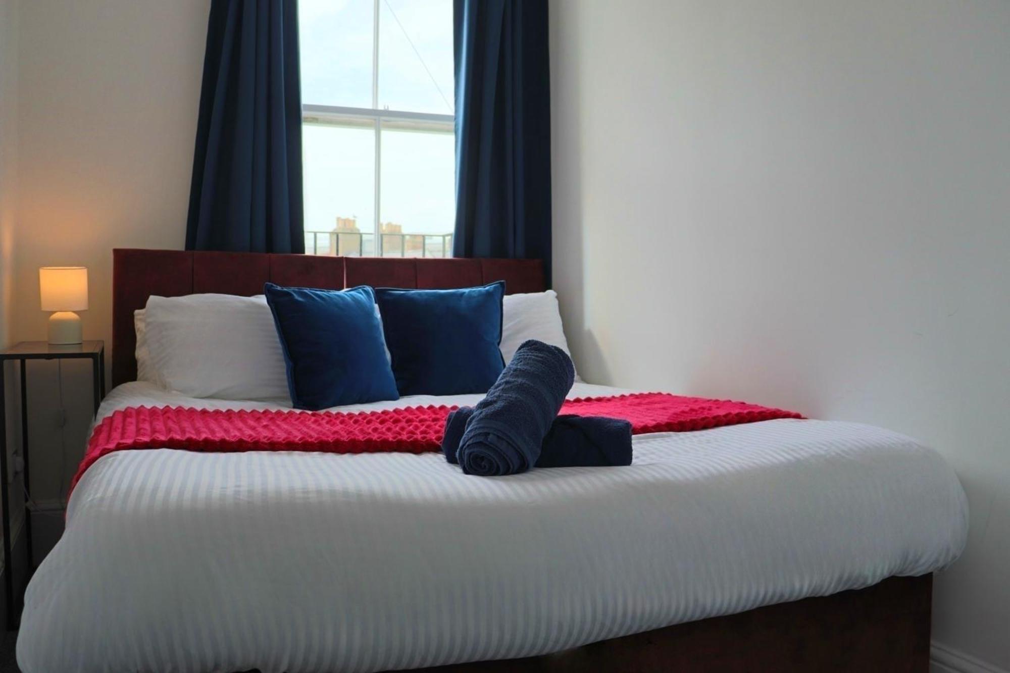 Brand New Modern Apartments Steps From Gloucester Quays Ngoại thất bức ảnh
