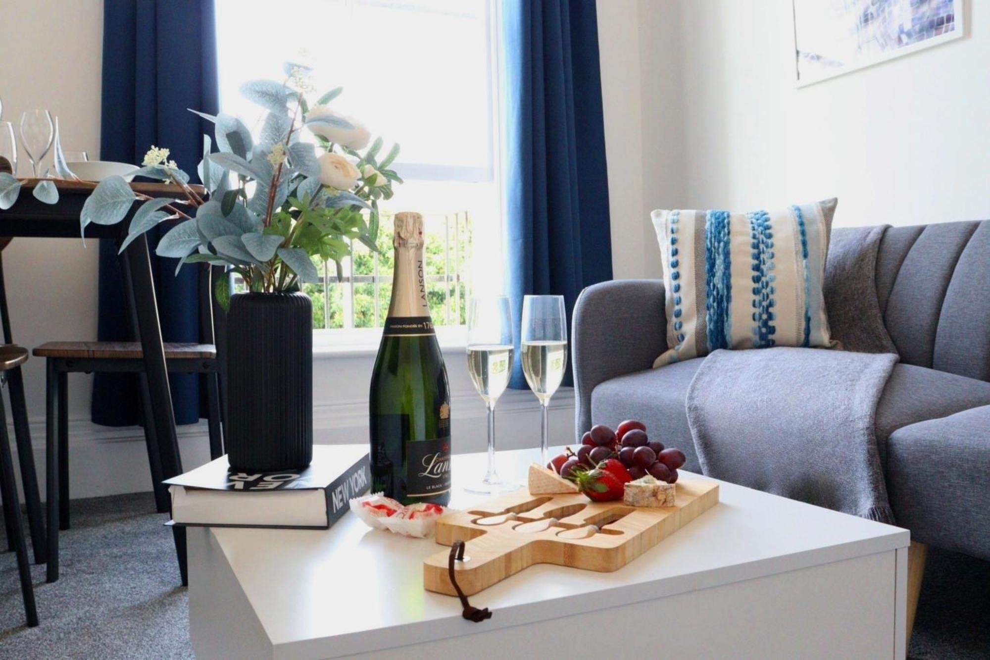 Brand New Modern Apartments Steps From Gloucester Quays Ngoại thất bức ảnh
