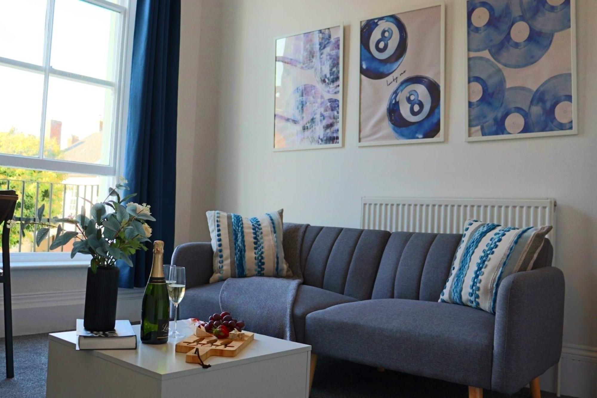 Brand New Modern Apartments Steps From Gloucester Quays Ngoại thất bức ảnh